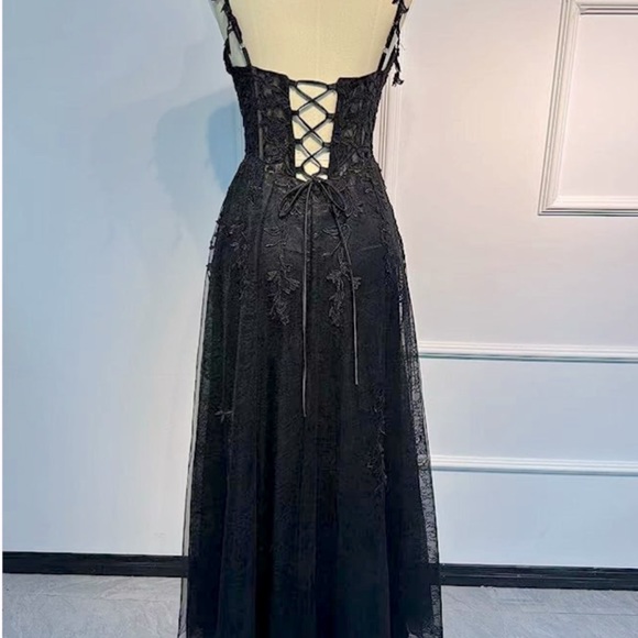 Prom or formal dress - Picture 2 of 3